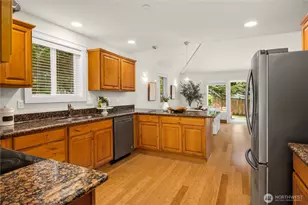 15033 70th Ave NE, Kenmore, WA 98028 - Photo 11