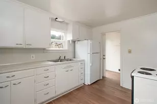 938 E 6th St, Port Angeles, WA 98362 - Photo 9