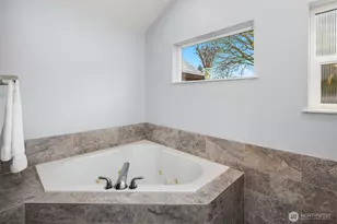 3010 NE 55th St, Seattle, WA 98105 - Photo 15
