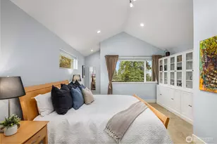 3010 NE 55th St, Seattle, WA 98105 - Photo 13