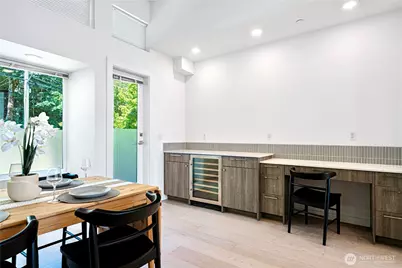 1546 Sturgus Avenue S, Seattle, WA 98144 - Photo 17