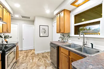 860 S 48th, Tacoma, WA 98408 - Photo 9