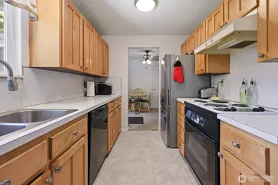 5743 39th Avenue SE, Lacey, WA 98503 - Photo 9