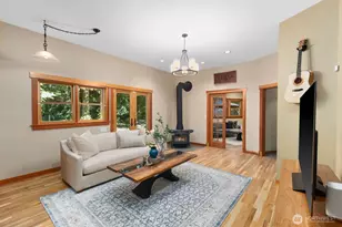 14677 Sivertson Rd NE, Bainbridge Island, WA 98110 - Photo 15