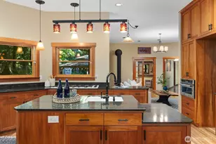 14677 Sivertson Rd NE, Bainbridge Island, WA 98110 - Photo 9