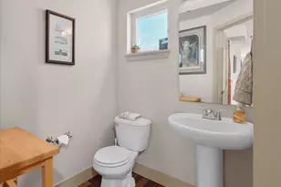 470 N 130th St, Seattle, WA 98133 - Photo 11