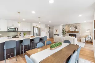 554 Paradise Ln, Edmonds, WA 98020 - Photo 15