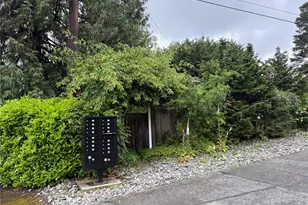 554 Paradise Ln, Edmonds, WA 98020 - Photo 35