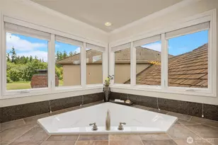 20729 SE 34th St, Sammamish, WA 98075 - Photo 25
