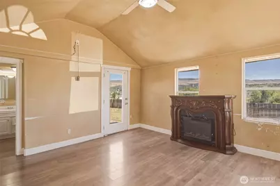 1522 Crescent St, Wenatchee, WA 98801 - Photo 9