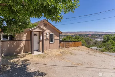 1522 Crescent St, Wenatchee, WA 98801 - Photo 1