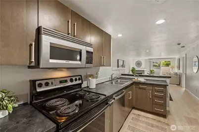 738 Kirkland Circle #E104, Kirkland, WA 98033 - Photo 7