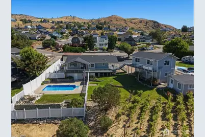 104 Orchard View Drive, Chelan, WA 98816 - Photo 1
