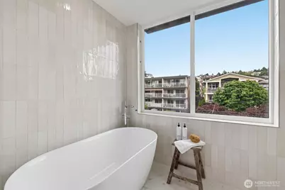 2009 Minor Avenue E, Seattle, WA 98102 - Photo 17