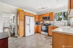 10434 11th Ave Ct S, Tacoma, WA 98444 - Photo 3