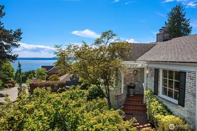 4206 W Glenmont Lane, Seattle, WA 98199 - Photo 1