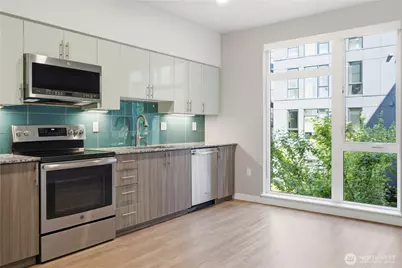 1085 103rd Avenue NE #204, Bellevue, WA 98004 - Photo 11