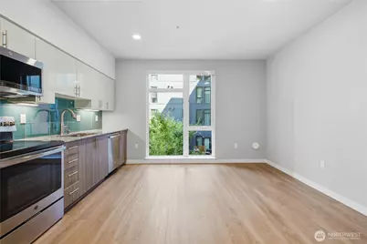 1085 103rd Avenue NE #204, Bellevue, WA 98004 - Photo 13