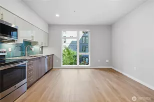 1085 103rd Ave NE, Bellevue, WA 98004 - Photo 13