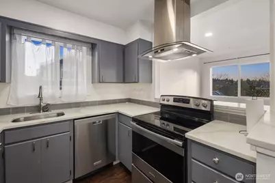 4028 38th Avenue S, Seattle, WA 98118 - Photo 5