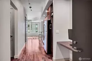 910 Lenora St, Seattle, WA 98121 - Photo 5