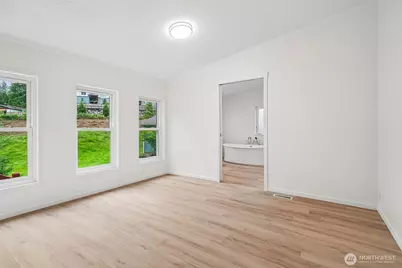 215 105th Avenue E, Edgewood, WA 98372 - Photo 11