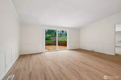 215 105th Avenue E, Edgewood, WA 98372 - Photo 7