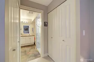 215 20th Ave E, Seattle, WA 98112 - Photo 19
