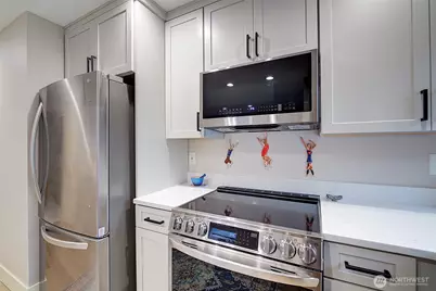 215 20th Avenue E #307, Seattle, WA 98112 - Photo 9