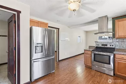 410 W Bartlett Street, Omak, WA 98841 - Photo 9