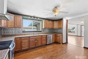 410 W Bartlett St, Omak, WA 98841 - Photo 7