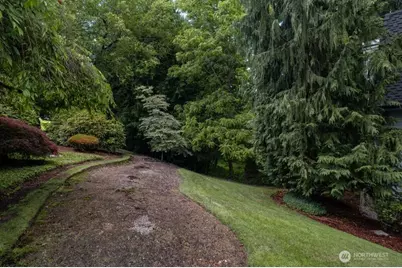 9912 NE 142 Place #B201, Kirkland, WA 98034 - Photo 19