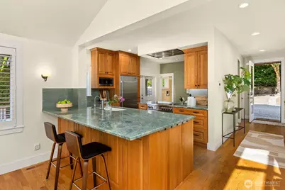 6575 NE Honeysuckle Lane, Bainbridge Island, WA 98110 - Photo 13