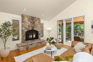 6575 NE Honeysuckle Ln, Bainbridge Island, WA 98110 - Photo 3