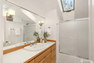 6575 NE Honeysuckle Ln, Bainbridge Island, WA 98110 - Photo 29