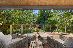6575 NE Honeysuckle Ln, Bainbridge Island, WA 98110 - Photo 11