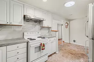 11557 8th Ave NE, Seattle, WA 98125 - Photo 13