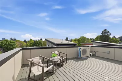 6221 9th Avenue NE, Seattle, WA 98115 - Photo 1