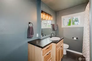 8025 NW Wildcat Lake Rd, Bremerton, WA 98312 - Photo 17
