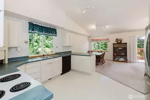 90 E Susan Ln, Union, WA 98592 - Photo 9