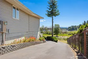 16026 Lawrence Pl SE, Yelm, WA 98597 - Photo 31