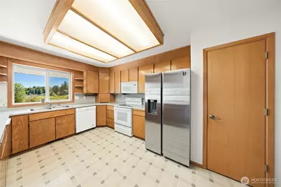 16026 Lawrence Place SE, Yelm, WA 98597 - Photo 9