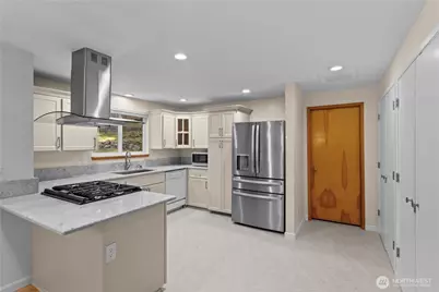 6712 53rd Street W, University Place, WA 98467 - Photo 5