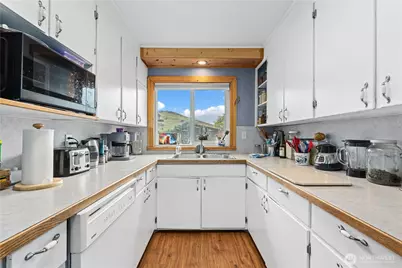 4925 Melin Road, Hunters, WA 99137 - Photo 9