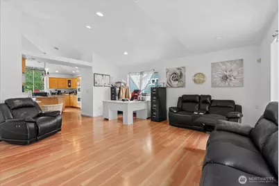 9100 189 Avenue Ct E, Bonney Lake, WA 98381 - Photo 9