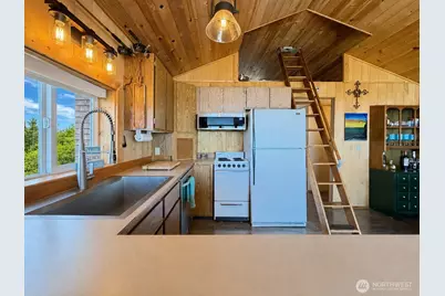 2 S Pilchuck Ave, Hat Island, WA 98206 - Photo 13