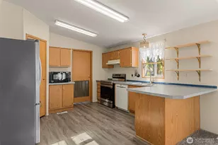 3906 Malaga Ave, Malaga, WA 98828 - Photo 9