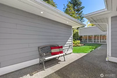 18420 Torgeson Avenue NE, Poulsbo, WA 98370 - Photo 25
