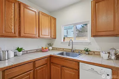 1213 S J Street, Tacoma, WA 98405 - Photo 7