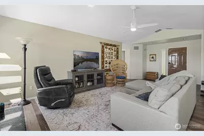 1202 S Eastlake Drive, Moses Lake, WA 98837 - Photo 11